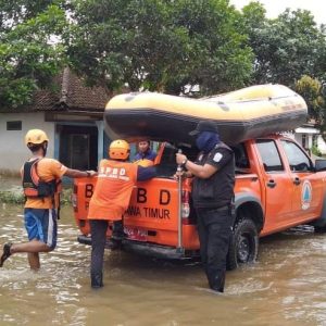 Bantu Banjir Jember, BPBD Kirim Perahu Karet dan Bantuan Logistik Bantu Banjir Jember, BPBD Kirim Perahu Karet dan Bantuan Logistik