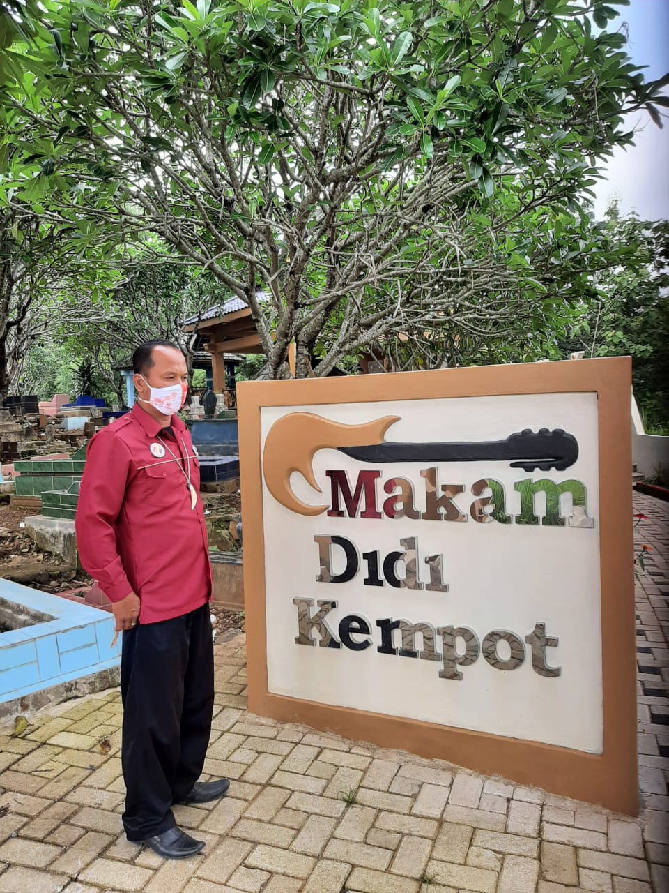Seniman Magetan Yang Tergabung Dalam Grop 99 Ziarah Ke Makam Didi Kempot