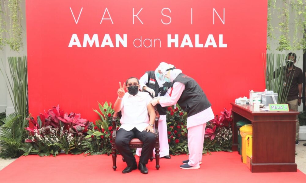 Wakil Ketua DPRD Jatim Sahat Tua Simanjuntak Vaksin Ke ll