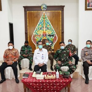 Bupati Gelar Rakor Pelaksanaan PPKM Mikro Dan Pembentukan Posko Penanganan Covid-19 Bupati Gelar Rakor Pelaksanaan PPKM Mikro Dan Pembentukan Posko Penanganan Covid-19
