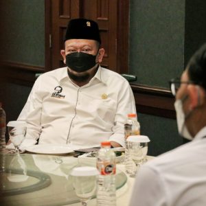 Ketua DPD RI Berharap Bank Syariah Memberi Kemudahan Pembiayaan Ketua DPD RI Berharap Bank Syariah Memberi Kemudahan Pembiayaan