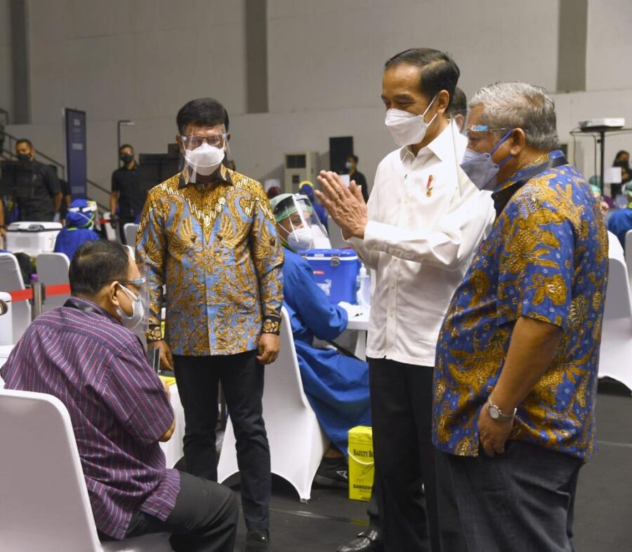 Presiden Jokowi Sampaikan Alasan Awak Media Diberi Vaksin Covid-19