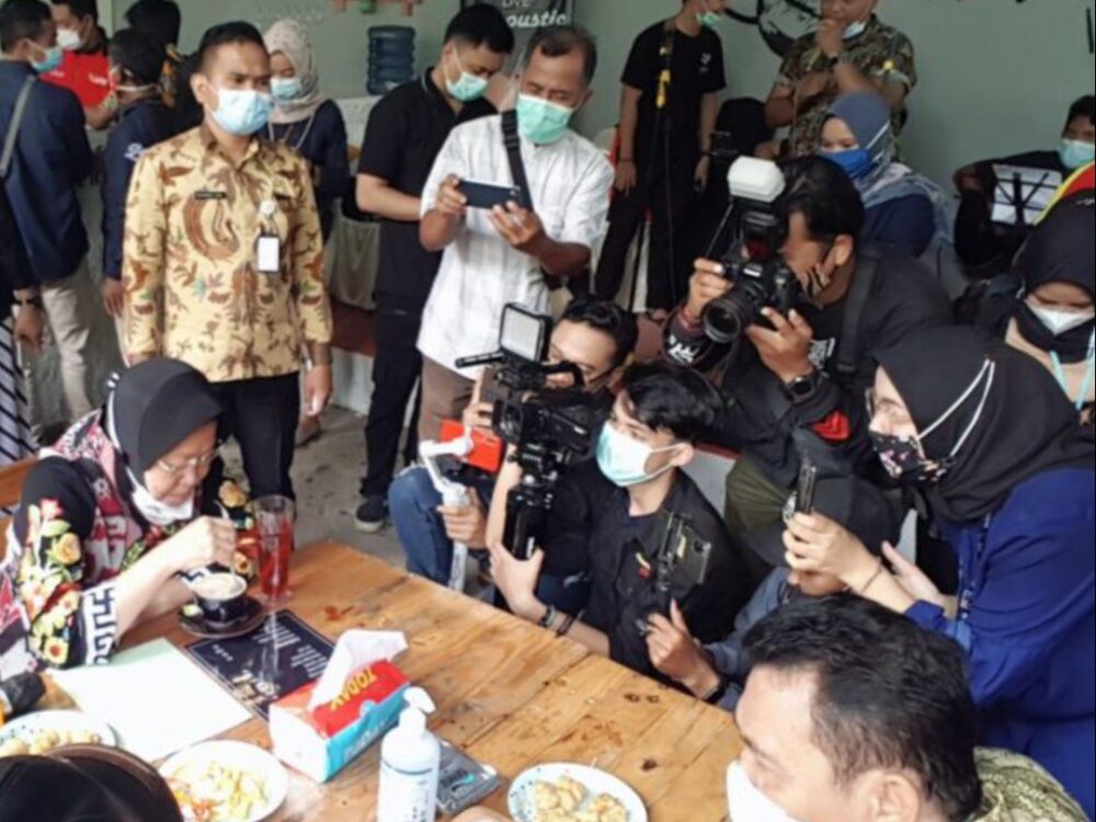 Mensos Salurkan Bantuan Modal Usaha Anak Jalanan