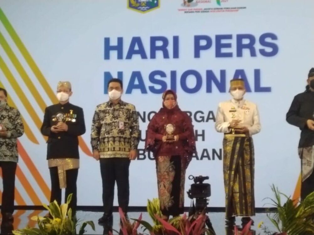 Walikota Mojokerto Terima Anugerah Kebudayaan PWI Pusat 2021