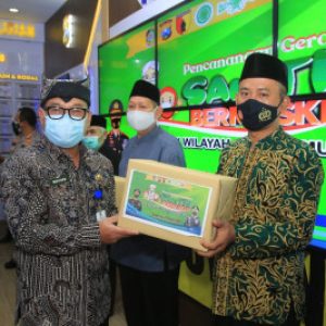 Pemkab Banyuwangi Dukung Santri Bermasker