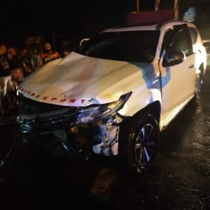 Selisih 1 Hari, KA Komuter Kembali Sasak Pajero Sport Selisih 1 Hari, KA Komuter Kembali Sasak Pajero Sport