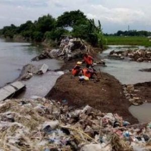 Pemkab Anggarkan Rp.3,6 Milyar Bangun Tanggul Jebol Pemkab Anggarkan Rp.3,6 Milyar Bangun Tanggul Jebol