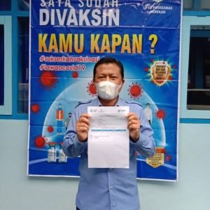 300 Karyawan PDAM Lawu Tirta Divaksin Covid 19 300 Karyawan PDAM Lawu Tirta Divaksin Covid 19