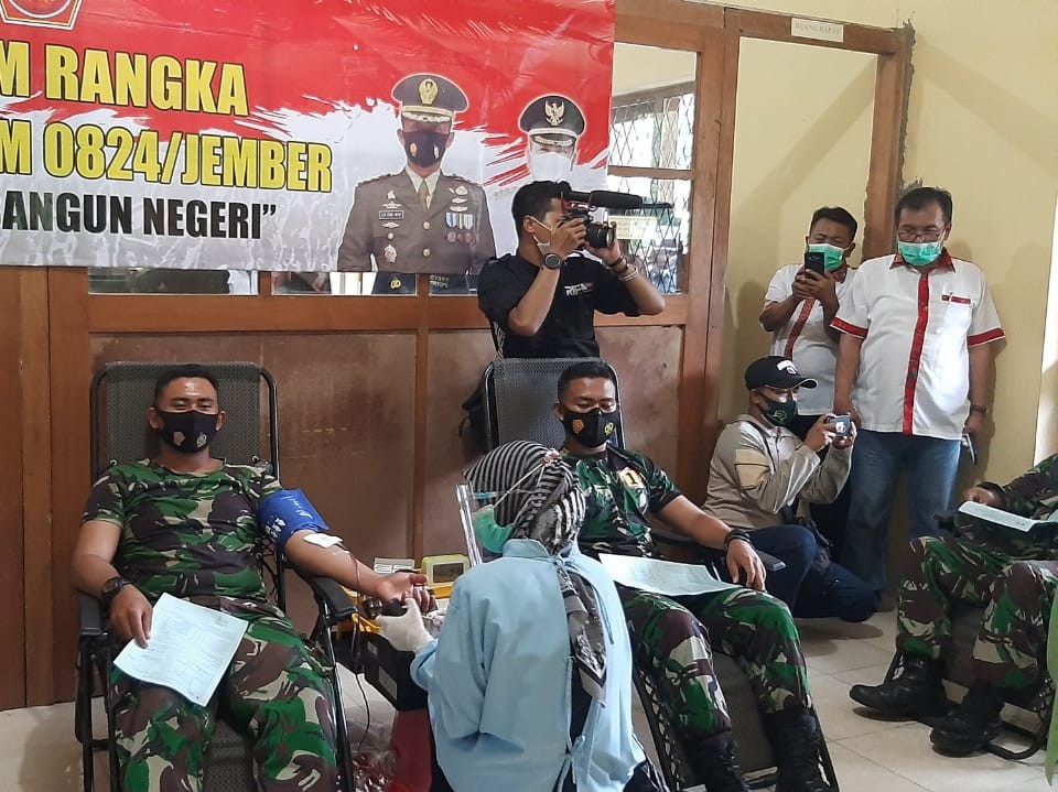 Di Jember, Aksi Donor TNI Manunggal Bangun Desa