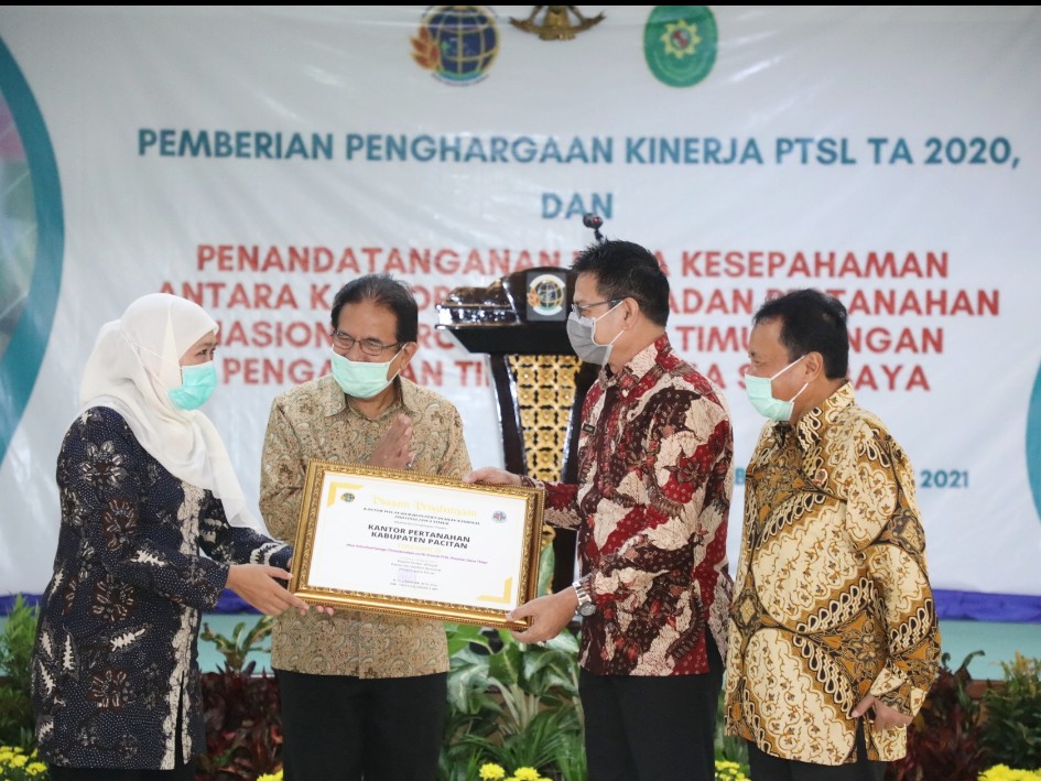 Gubernur Khofifah Apresiasi Insan BPN Atas Pencapaian 100 Persen Target Realisasi PTSL