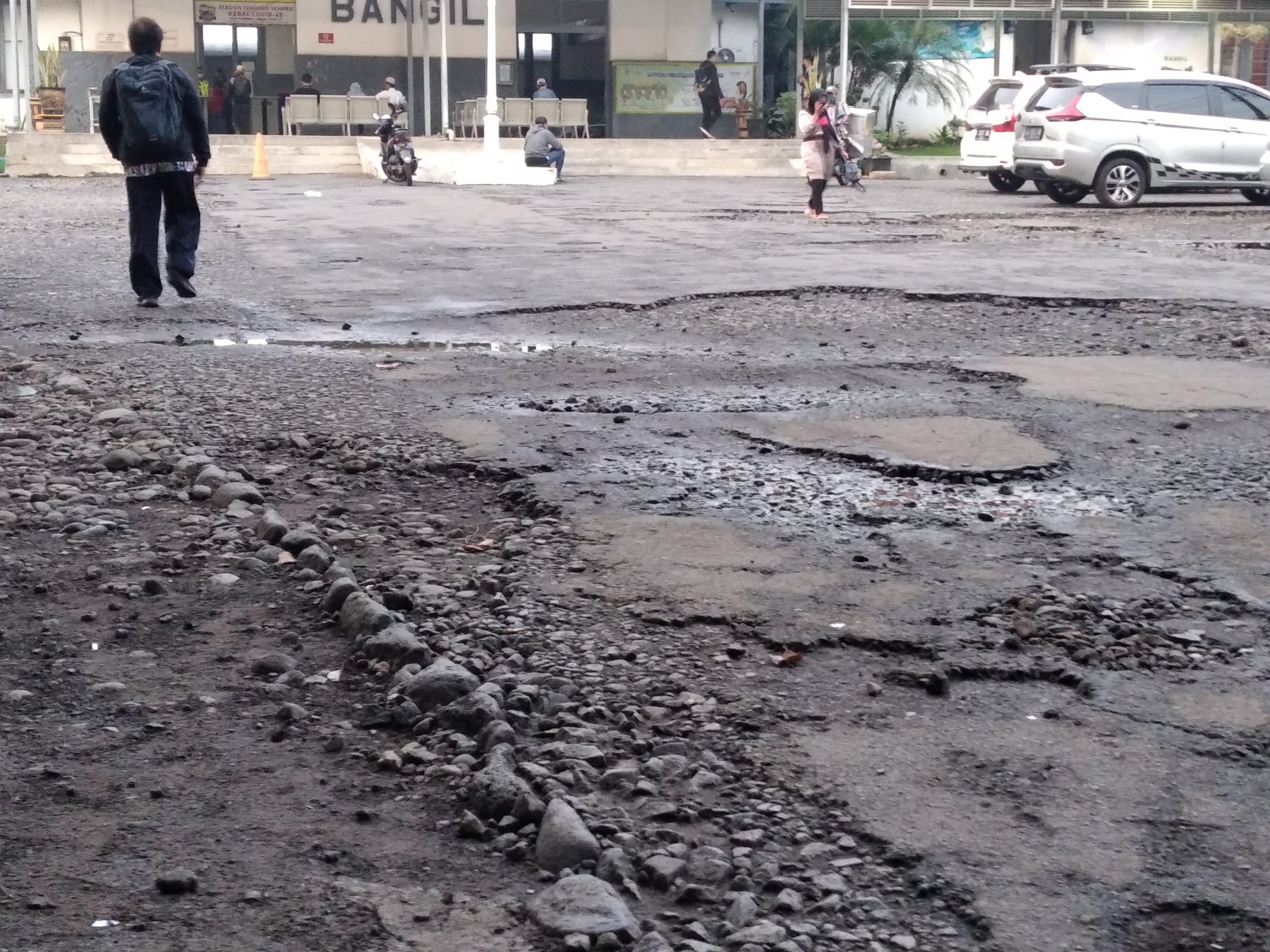 Tarif Parkir Selangit, Tempat Parkir Sekelumit