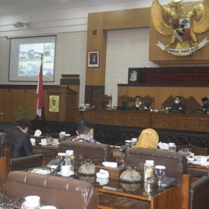 DPRD Banyuwangi Gelar Paripurna Penyampaian LKPJ Akhir Tahun Anggaran 2020