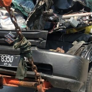 Diduga Ngantuk, PickUp Sasak Truk,1 Orang Tewas Diduga Ngantuk, PickUp Sasak Truk,1 Orang Tewas