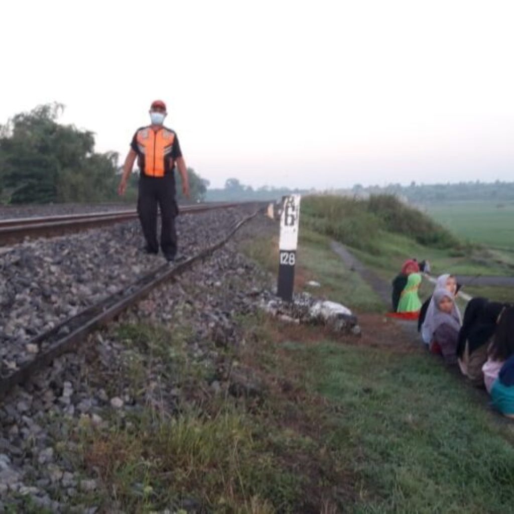 Bermain di Jalur KA, Terancam Kurungan Tiga Bulan Penjara