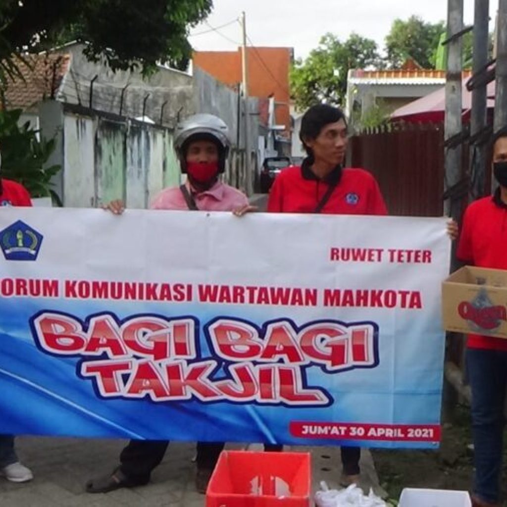 Puasa Ramadhan, FKW – Mahkota Banyuwangi Bagi – Bagi Takjil