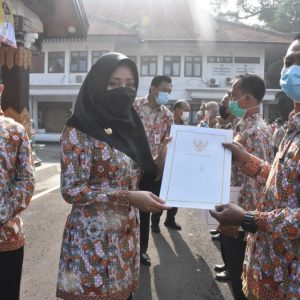 Bupati Ikfina Larang Pungli Terkait Kenaikan Pangkat Bupati Ikfina Larang Pungli Terkait Kenaikan Pangkat