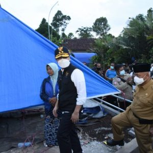 Wagub Emil Yakinkan Warga Terdampak Tak Sendiri Wagub Emil Yakinkan Warga Terdampak Tak Sendiri
