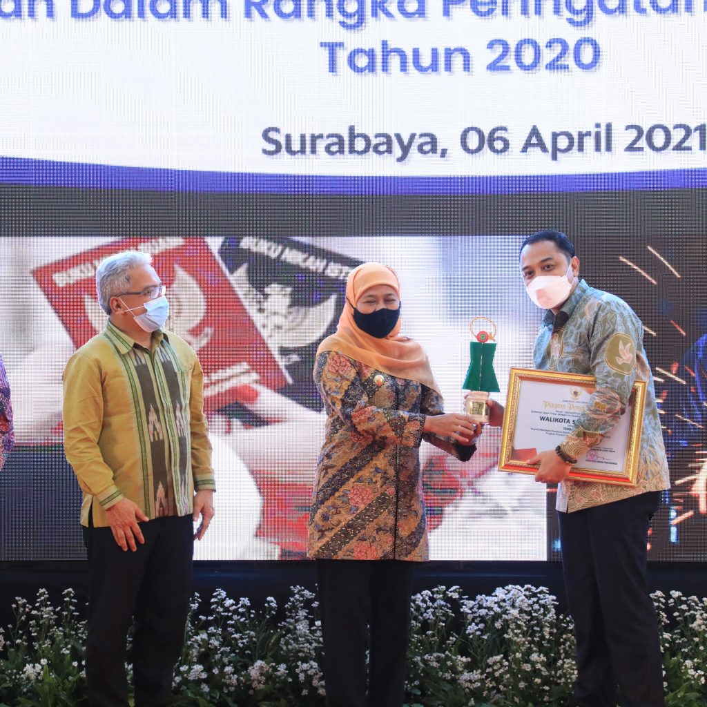 Eri Terima Penghargaan Pembina K3 Jatim 2020