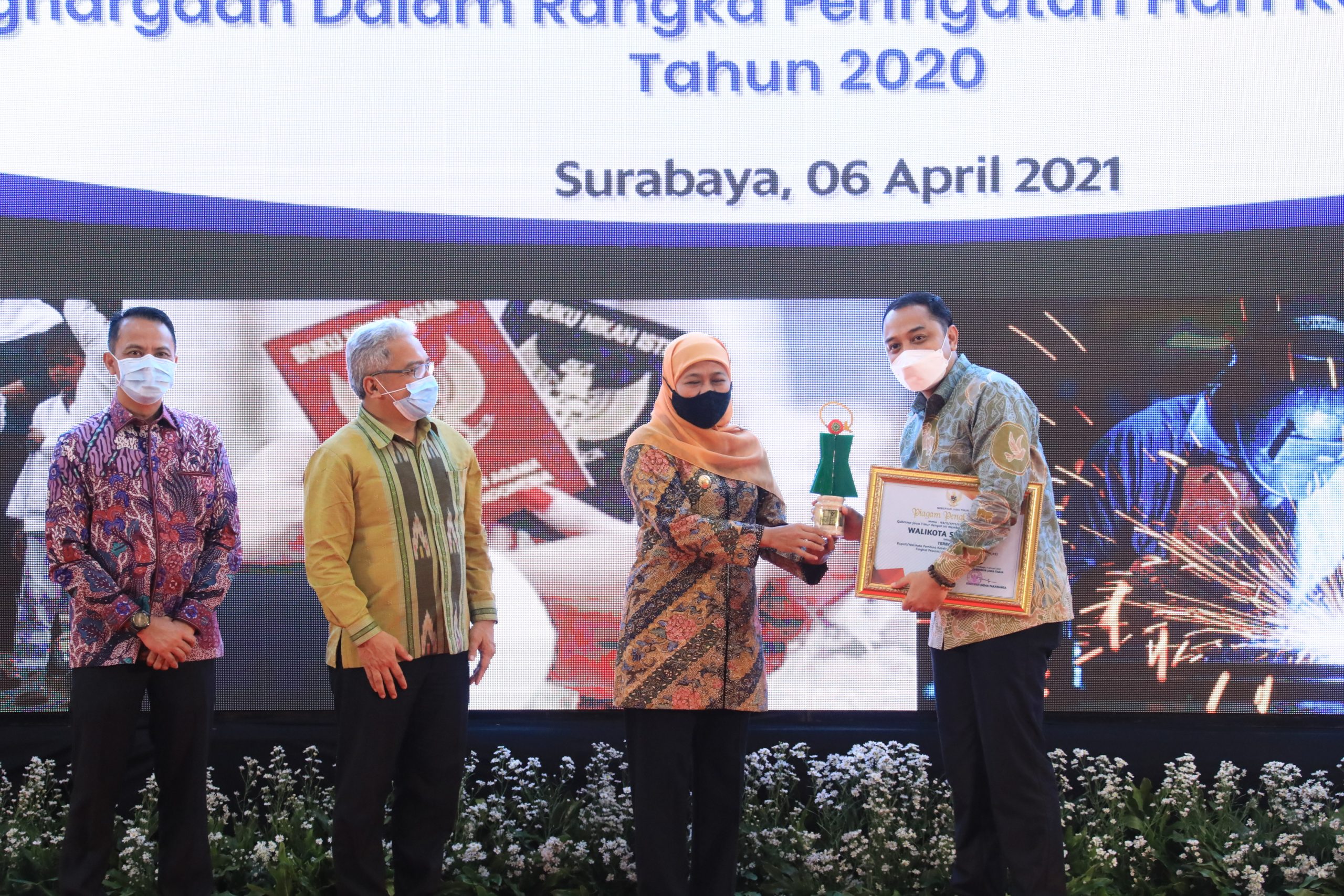 Eri Terima Penghargaan Pembina K3 Jatim 2020