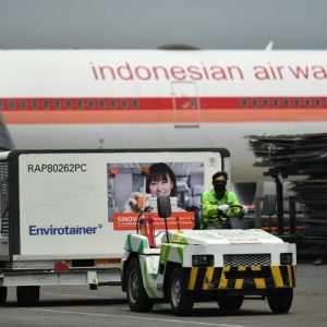 Lagi, Pemerintah Datangkan 6 Juta Dosis Bahan Baku Dari China Lagi, Pemerintah Datangkan 6 Juta Dosis Bahan Baku Dari China