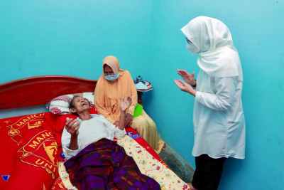 Pembuat Patong Setinggi 10 Meter Watudodol Berbaring Sakit
