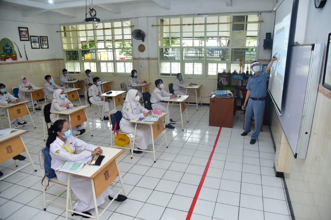 Pembelajaran Sekolah di Surabaya  Bisa Tatap Muka dan Daring