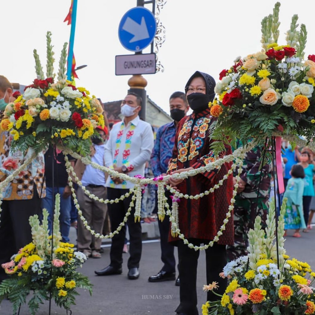 Risma Diundang Khusus Saksikan Peresmian Jembatan Sawunggaling dan TIJ