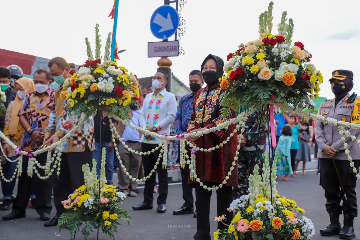 Risma Diundang Khusus Saksikan Peresmian Jembatan Sawunggaling dan TIJ