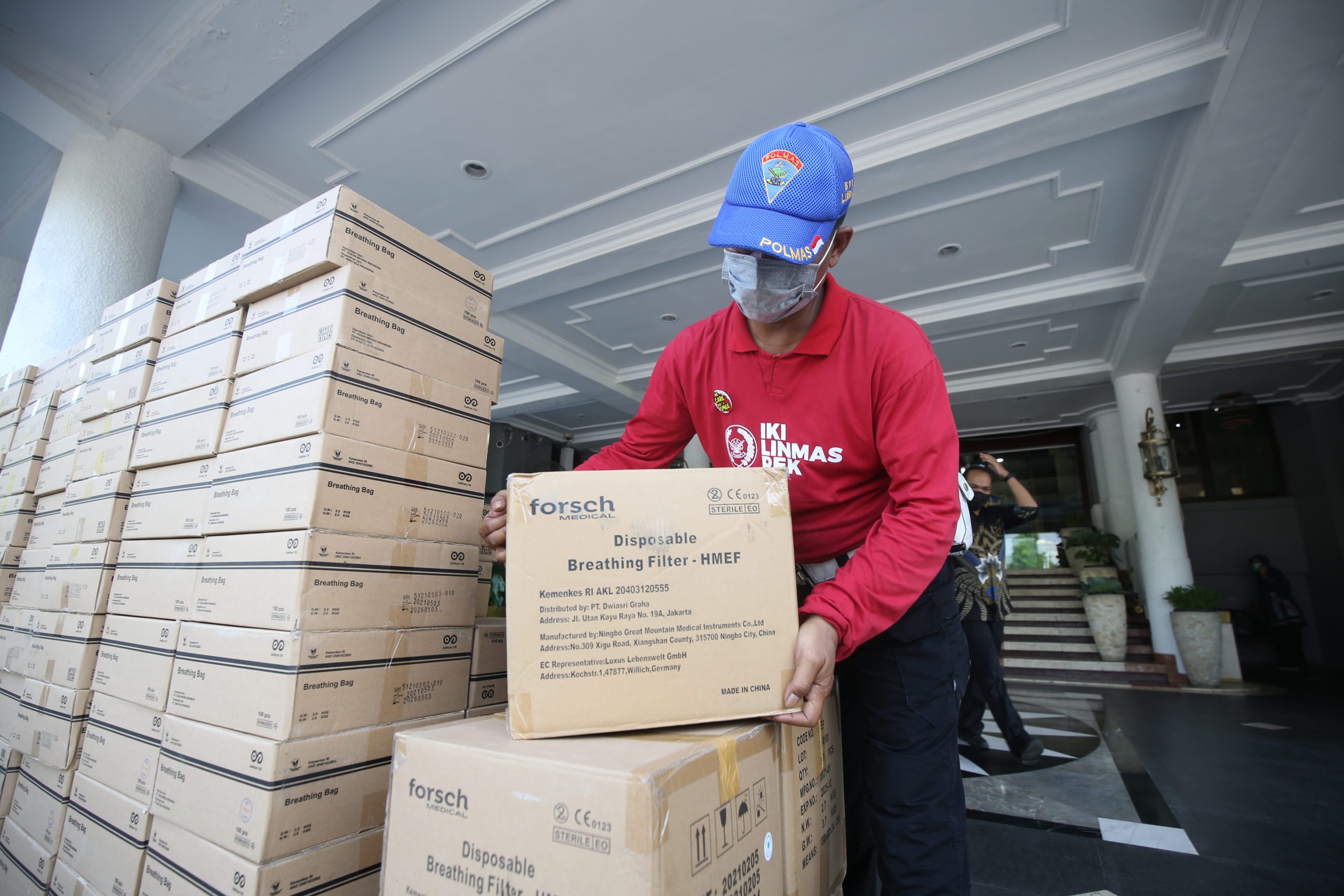 Antisipasi Covid-19, Bantuan GeNose Dibawa Keliling Surabaya