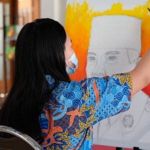 Pelajar Surabaya Meriahkan Hardiknas 2021 dengan Melukis On The Spot Pelajar Surabaya Meriahkan Hardiknas 2021 dengan Melukis On The Spot