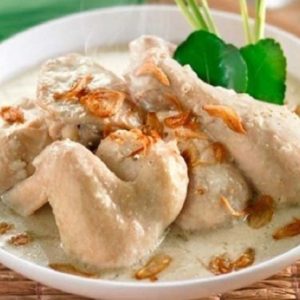 Opor ayam untuk rayakan Lebaran Opor ayam untuk rayakan Lebaran