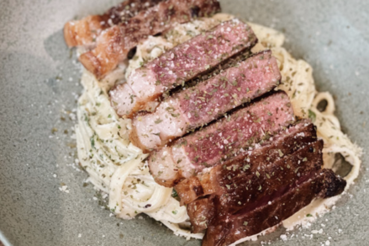 Menu Ramadhan: Steak dan pasta parmesan Menu Ramadhan: Steak dan pasta parmesan