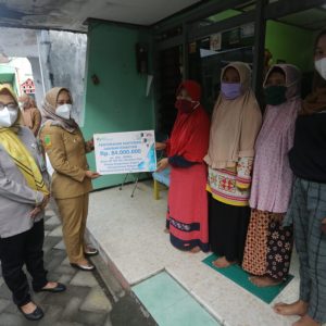 Ning Ita Beri Jamsostek Ribuan Tenaga Keagamaan Ning Ita Beri Jamsostek Ribuan Tenaga Keagamaan