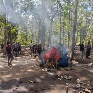 Polisi Memusnahkan Tempat Perjudian Dan Sabung Ayam Di Bangorejo
