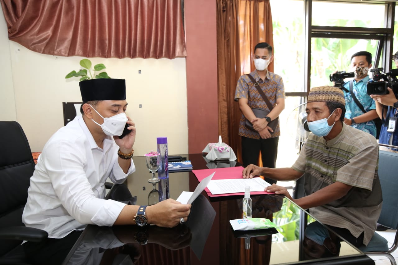 Warga Sememi Minta Pekerjaan ke Wali Kota