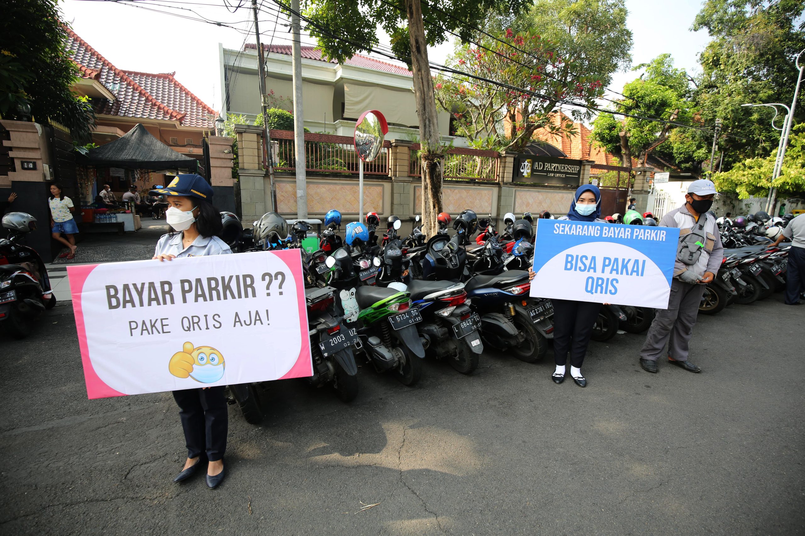 Dishub Surabaya Terapkan Bayar Parkir dengan Qris