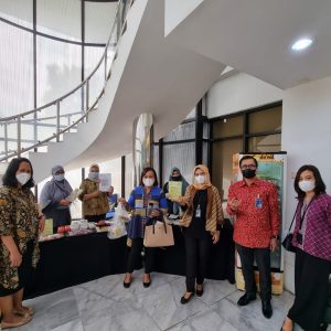 Gandeng BUMN, UMKM Binaan Kecamatan Genteng Pamerkan 60 Produk Gandeng BUMN, UMKM Binaan Kecamatan Genteng Pamerkan 60 Produk