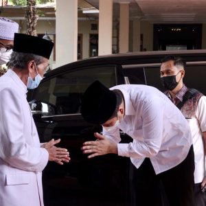 Emil Dardak Ajak Pengurus IPHI Lamongan Perkuat Jiwa Tolong Menolong Emil Dardak Ajak Pengurus IPHI Lamongan Perkuat Jiwa Tolong Menolong