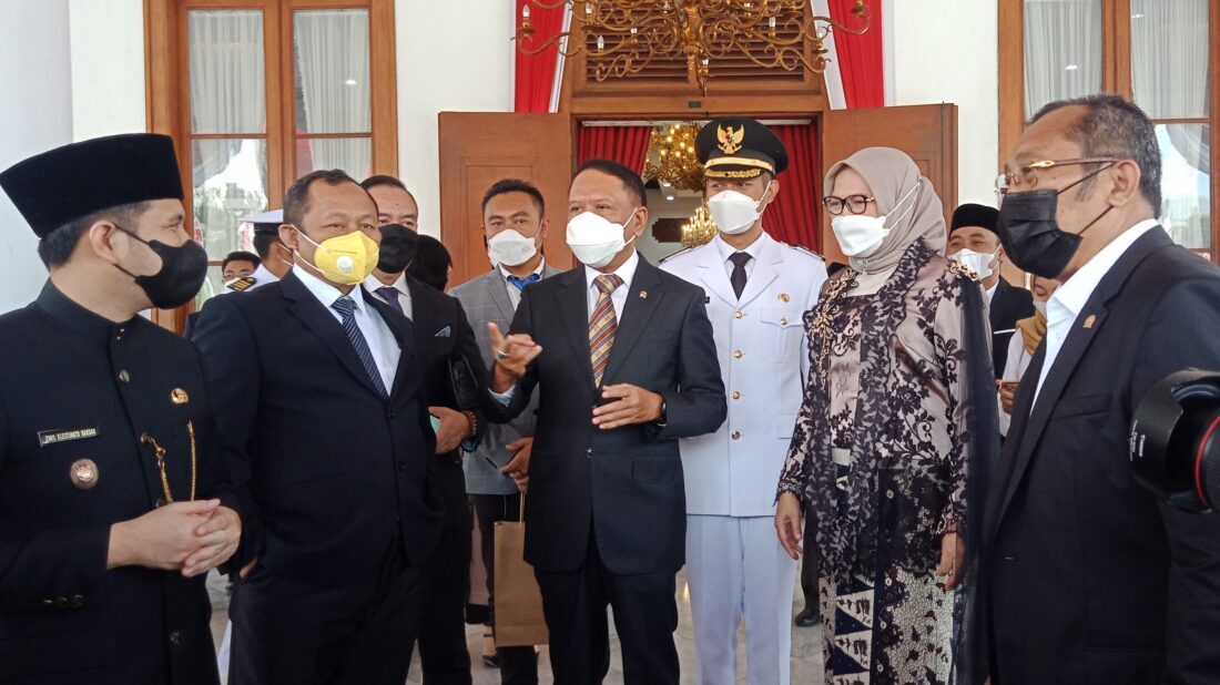 Henny Relawati Ibu Sekaligus Mentor Lindra