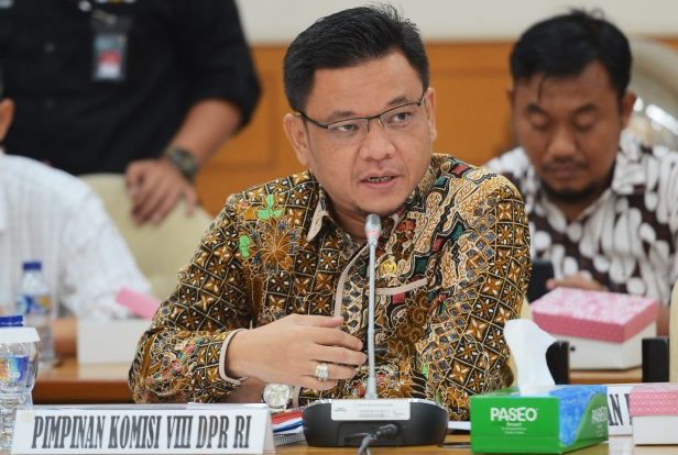 Ace Ingatkan Pemerintah Jangan Bertaruh dengan Kesehatan Masyarakat