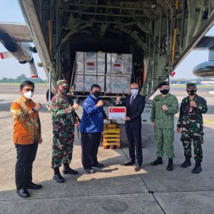 Indonesia Terima Bantuan Ventilator dan Tabung Oksigen dari Singapura Indonesia Terima Bantuan Ventilator dan Tabung Oksigen dari Singapura