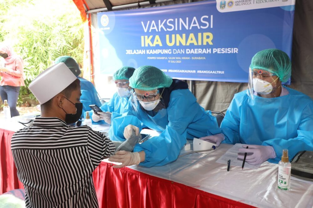 Apresiasi Pelaksanaan Vaksinasi IKA Unair di Pesantren