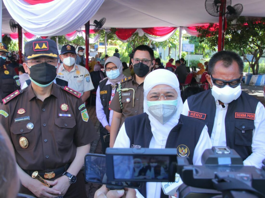 Gubernur Khofifah Apresiasi Vaksinasi Massal Kejati Jatim Tingkatkan Head Imunity