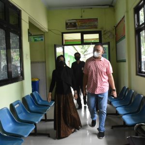 Bupati Ikfina Beri Semangat Sembuh Bagi Pasien Covid 19 RSUD R.A. Basoeni Gedeg Bupati Ikfina Beri Semangat Sembuh Bagi Pasien Covid 19 RSUD R.A. Basoeni Gedeg