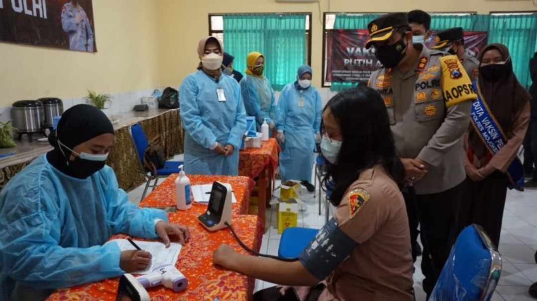 Polres Mojokerto Sasar Vaksinasi C-19 Pelajar SMA