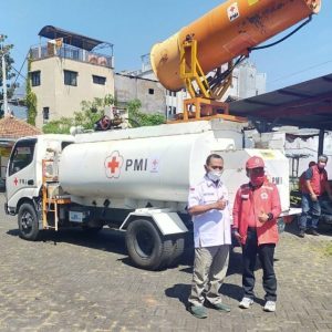 Putus Penyebaran Covid, PMI Batu Lakukan Penyemprotan Jalan Protokol Putus Penyebaran Covid, PMI Batu Lakukan Penyemprotan Jalan Protokol