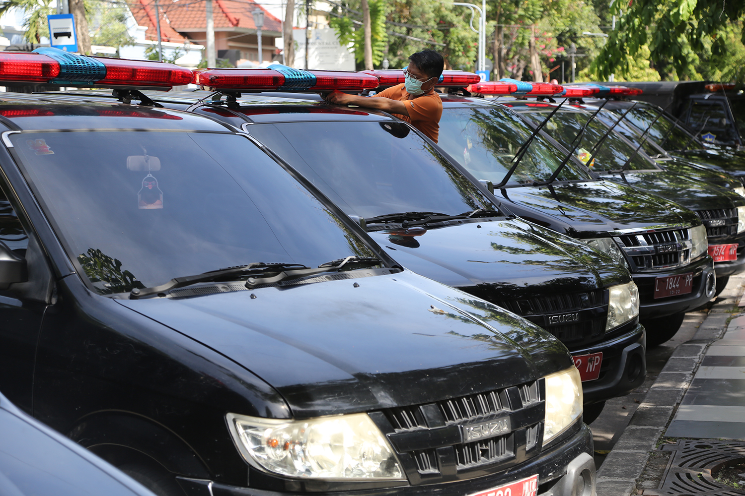 Tingkatkan Pelayanan Kedaruratan, Belasan Kendaraan Dinas Surabaya Disulap Jadi Mobil Jenazah