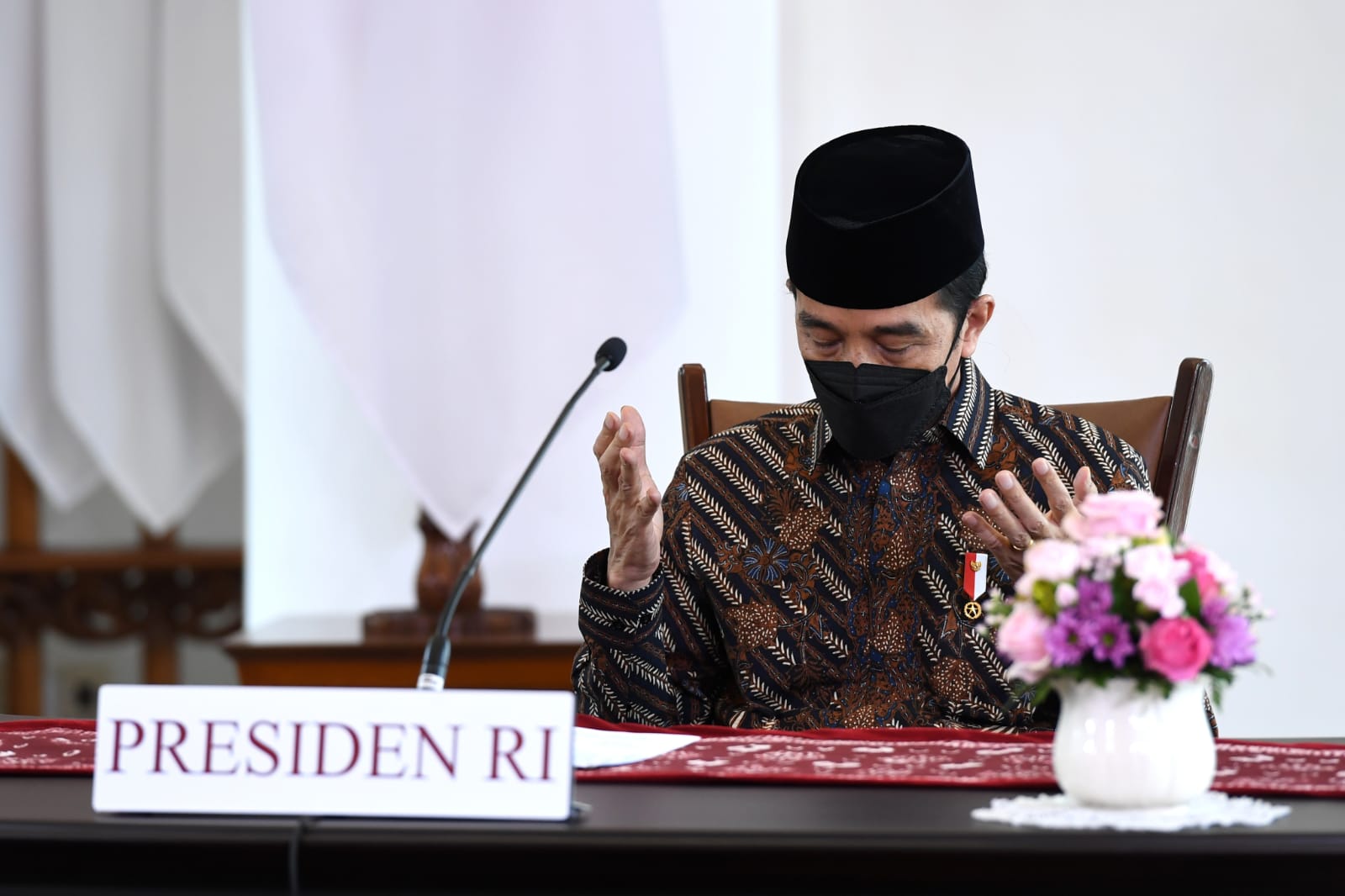 #PrayFromHome, Jokowi: Hadapi Situasi Sulit dengan Usaha Lahiriah dan Batiniah