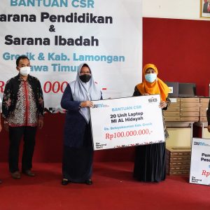 SIG Salurkan Bantuan 30 Laptop dan Dana Pembangunan Sarana Ibadah SIG Salurkan Bantuan 30 Laptop dan Dana Pembangunan Sarana Ibadah