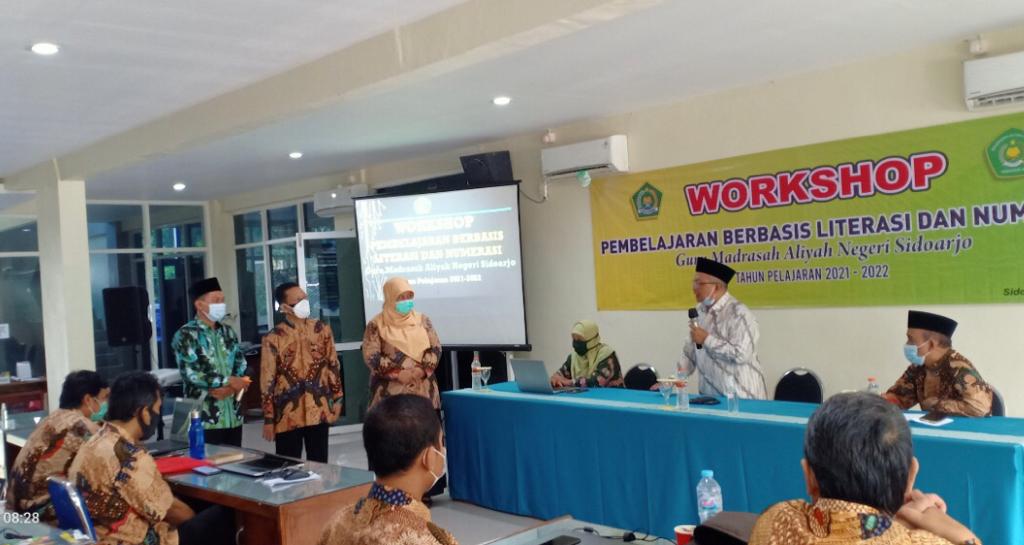Pembelajaran Berbasis Literasi dan Numerasi Perkuat Akhlak